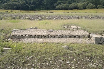 <p>An old entrance.</p>