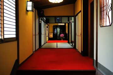 <p>There is lots to see at Kagetsu-ro, which is both a restaurant and historical site!</p>