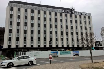 <p>A new hotel, almost finished</p>