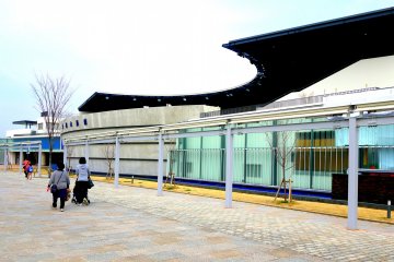 <p>Approaching the entrance</p>