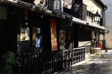 <p>In summer many restaurants splash water on the paving stones at the entrance</p>