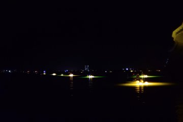 <p>The fleet moves to new fishing grounds (Yoshino River)</p>