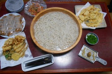 <p>Udon pr&eacute;par&eacute;s maison &nbsp;</p>