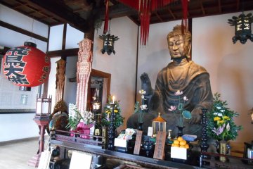<p>Le plus vieux Bouddha du Japon dans le temple Asuka-dera</p>