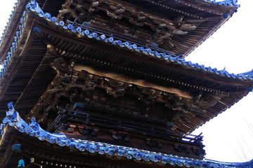 <p>This three-story pagoda with beautiful wood grain is designated as a prefectural cultural property</p>