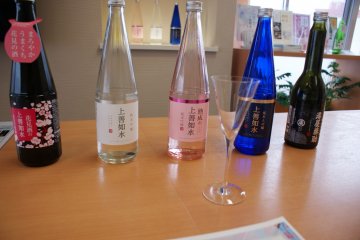 <p>Time for tasting! Kampai!</p>