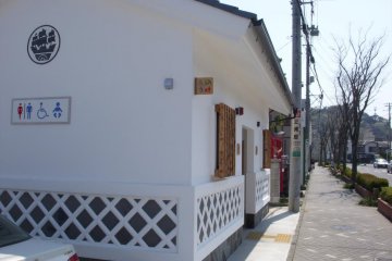 Even Shimoda's public toilets feature its unique architecture
