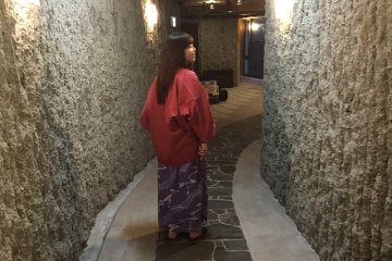<p>After appreciating our room, we went to explore the baths.</p>