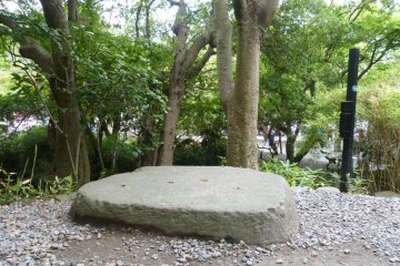 <p>Figure11. The surface of each was made smooth so as to firmly and evenly support a pillar</p>