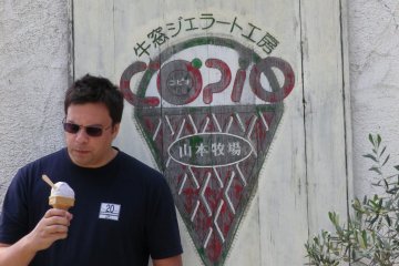 Here's a tourist from New Zealand enjoying the gelato