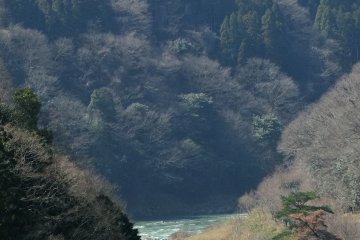 <p>To the west side of the villa, you can see the river of Hozu Valley which flows into the Arashiyama area.</p>