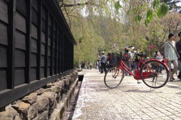 Visit the samurai houses at Uchimachi&nbsp;by bicycle.