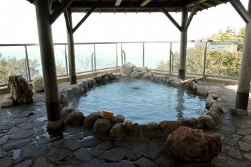 A beautiful, natural setting in which to soak away your cares. Taken at Ijika&nbsp;Daiichi Hotel Kagura