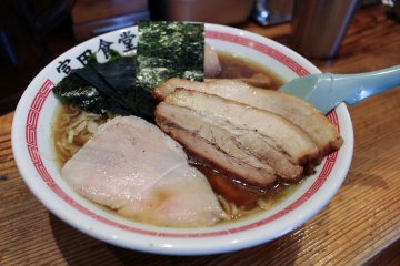 A final shot of the deluxe&nbsp;chuuka soba ramen