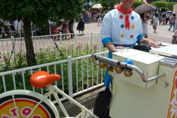 The Pretzel Guy at Toon Town