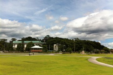 <p>The green park opposite the island near the Takeshima Aquarium</p>