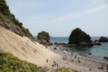 Shimoda is also home to Touji sandboarding area, with steep sand dunes ideal for trying out this lesser known sport