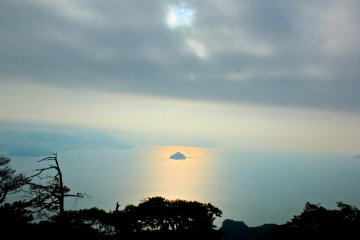 <p>Beautiful view out over the Inland Sea</p>