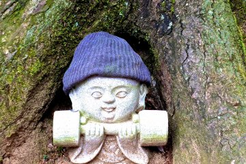 <p>I have no idea what the meaning behind this one is, but it sure is cute</p>
