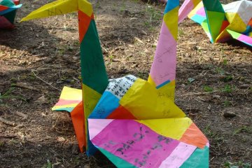 <p>Large crane decoration</p>