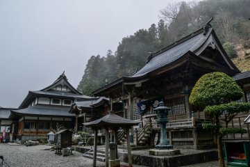 <p>L'entr&eacute;e principale du temple</p>