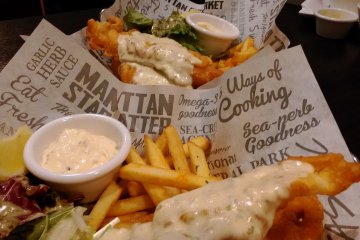 <p>Good ole fish n chips</p>