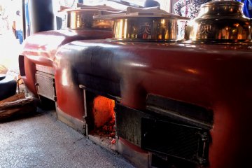 <p>Only the center stove is lit</p>