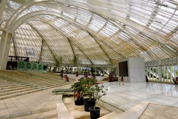 <p>Inside the largest dome is a large and wonderful light-filled space</p>