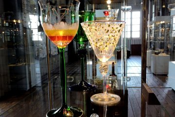 <p>Beautiful Art Deco antique wine glssses</p>