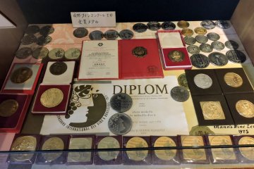 <p>Various awards won by Manns Wines</p>