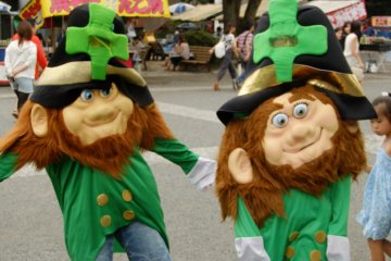 <p>Silly mascots at EuroFest</p>