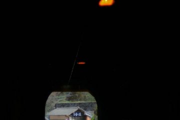 <p>Desa Sakamoto ada di ujung terowongan ini</p>