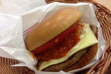 The Cheeseburger has a&nbsp;a vegetable soup like relish.