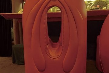 <p>From the entrance of the bar to the interior design, everything is made-to-order.</p>