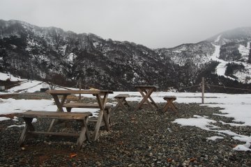 <p>Tempat bersantai dan makan bento</p>