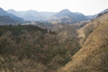 <p>This is the southern edge of Aso's&nbsp;gigantic volcano caldera</p>
