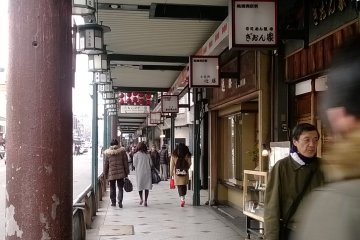 <p>Seolah berjalan dalam setting film masa lampau</p>