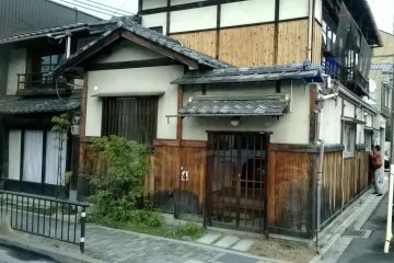 <p>Rumah kuno Jepang masa lampau</p>