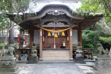 <p>The shrine next to the pond is known as Itsukushima, just like its more famous namesake in Miyajima</p>