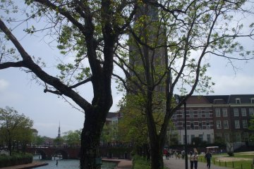 <p>Huis Ten Bosch's tower acts as a beacon for the theme park.</p>