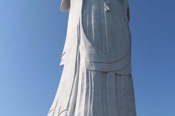 <p>Tokyowan Kannon&nbsp;at 56 metres&nbsp;high</p>