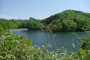 <p>On the left, you can see the Aiko Dam</p>