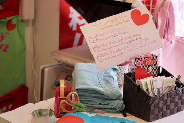 <p>There's only 3 easy steps that stand between you and your personal and original T-shirt!&nbsp;</p>