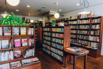 <p>Anda dapat menghabiskan waktu seharian untuk mencari buku yang Anda inginkan</p>