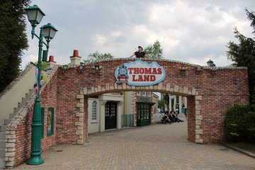 <p>Send your kids in here for some fun rides and activities</p>