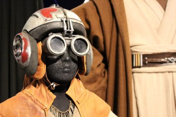 <p>Original Anakin Skywalker pod racing goggles used in the movie&nbsp;&copy; &amp; TM Lucasfilm Ltd.</p>