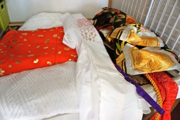 <p>All of the layers that comprise the "Special Kimono Dressing Experience"</p>