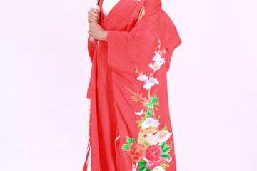 <p>Full length image wearing the&nbsp;"Uchikake" style kimono and parasol prop</p>
