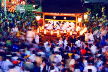Moving through the night at the Gujo odori