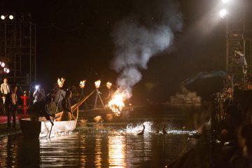 <p>The fisherman &amp; birds performing for the crowd &amp; cameras</p>